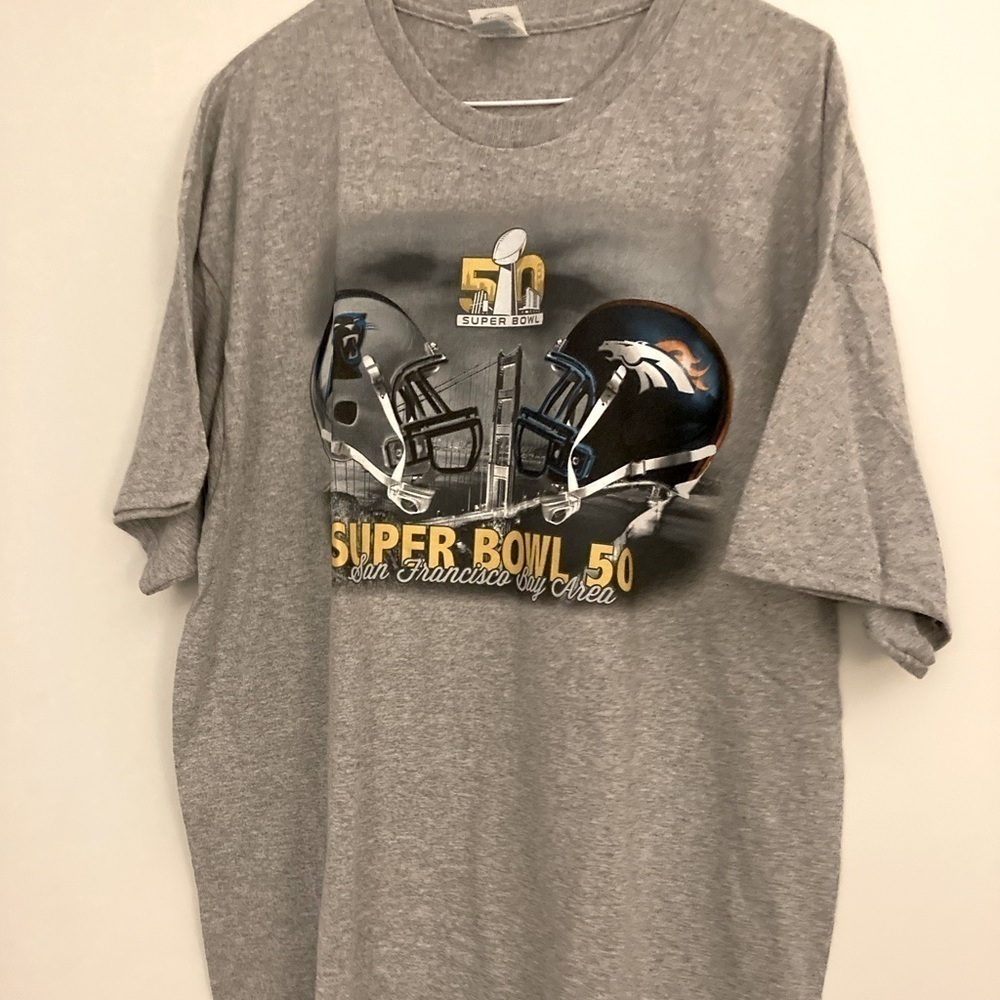NFL Super Bowl 50 tee shirt Panthers vs Broncos XL never worn